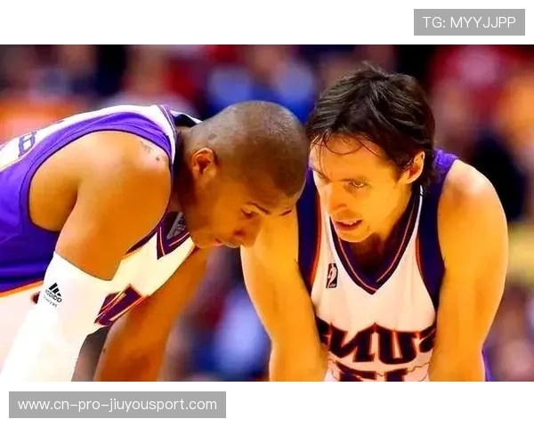 NBA球员抢板飞出场：场上瞬间彰显拼搏精神与篮球魅力